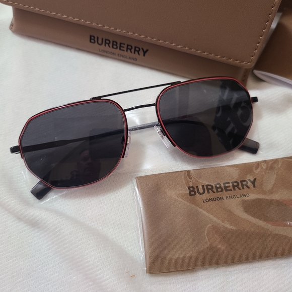 GIFTED! Burberry aviator sunglasses with case. - Picture 3 of 13